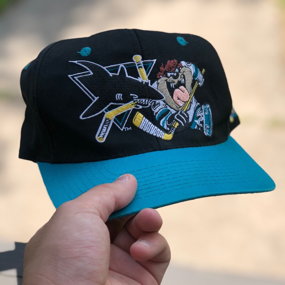 VINTAGE SAN JOSE SHARKS LOONEY TUNES TAZ SNAPBACK